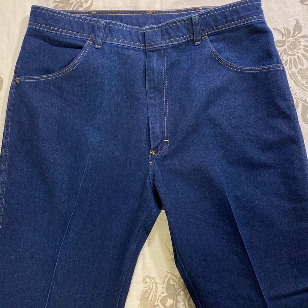 Wrangler dark wash jeans - Picture 2 of 13